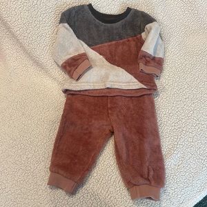 Color block sweatsuit